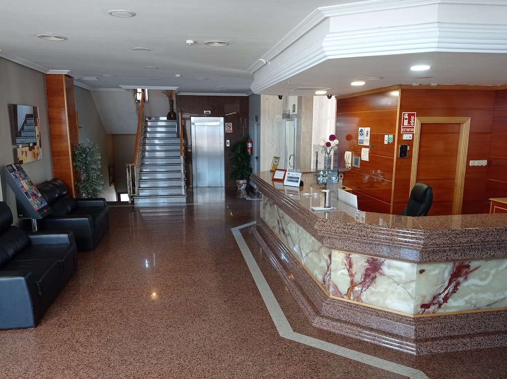 Hotel Humanes 8/65