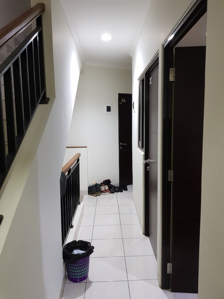 Aloha Guest House - 1 Male Only by ZUZU 3/15