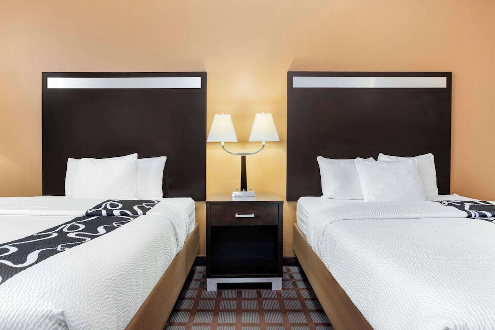 Spark by Hilton Plainfield Indianapolis Airport 19/43