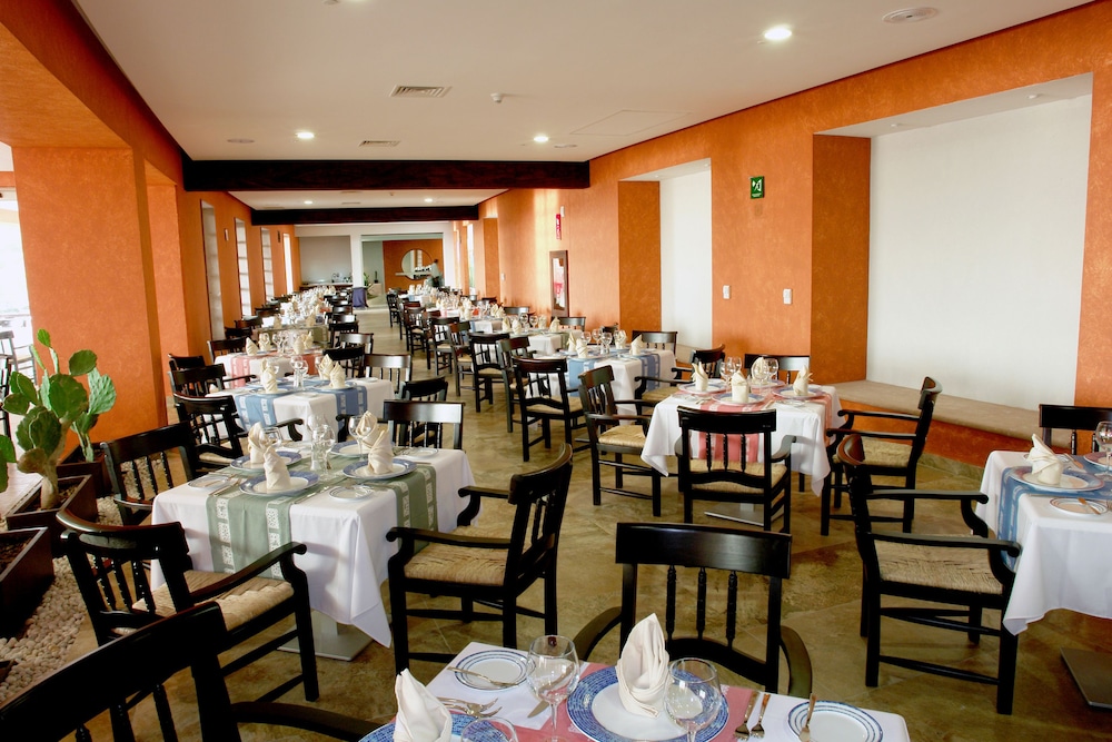 Hotel Azul Ixtapa Grand Resort Spa and Convention Center 38/51