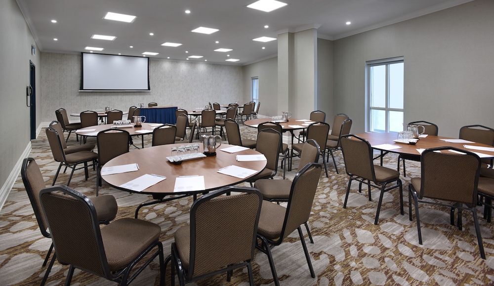 Novotel Toronto Centre 61/74