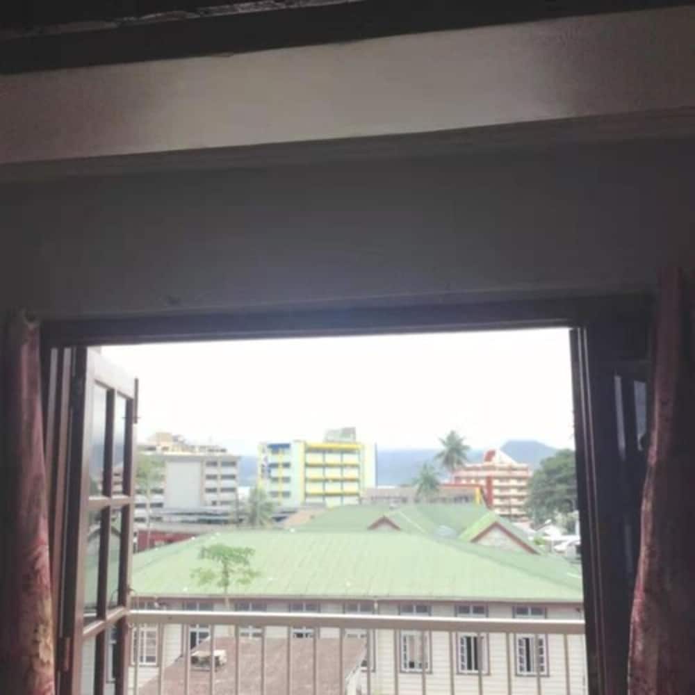 Southern Cross Hotel Fiji 51/57