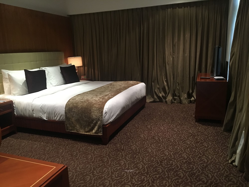 Oakwood Premier Prestige Ub City Bangaluru 11/55