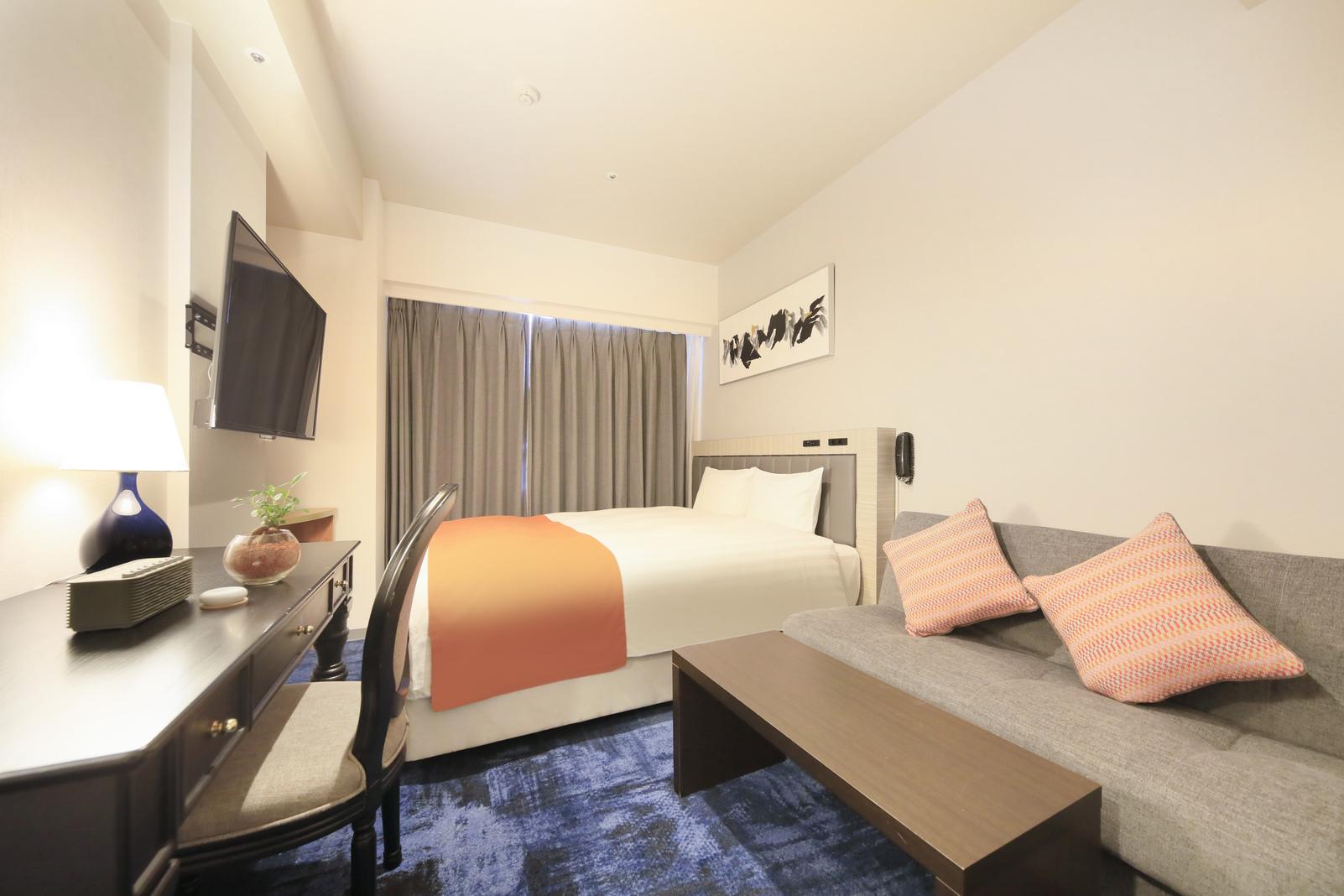 Relax, Queen Bed