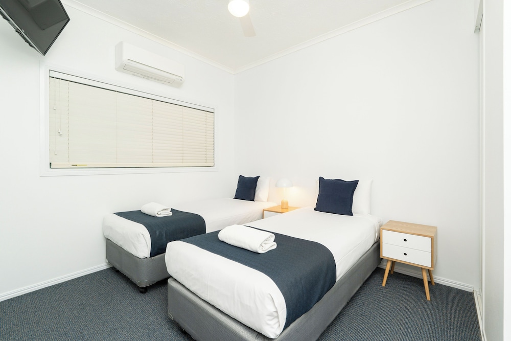 SHELLY BAY RESORT 15/50