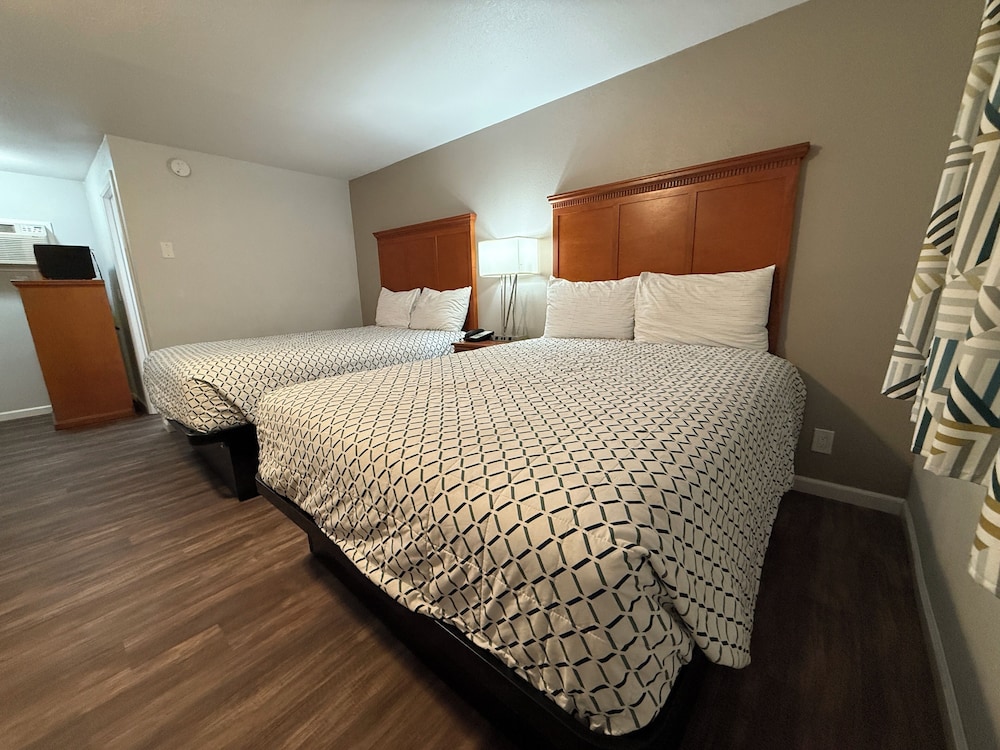 Budget Inn Bend by OYO 22/44