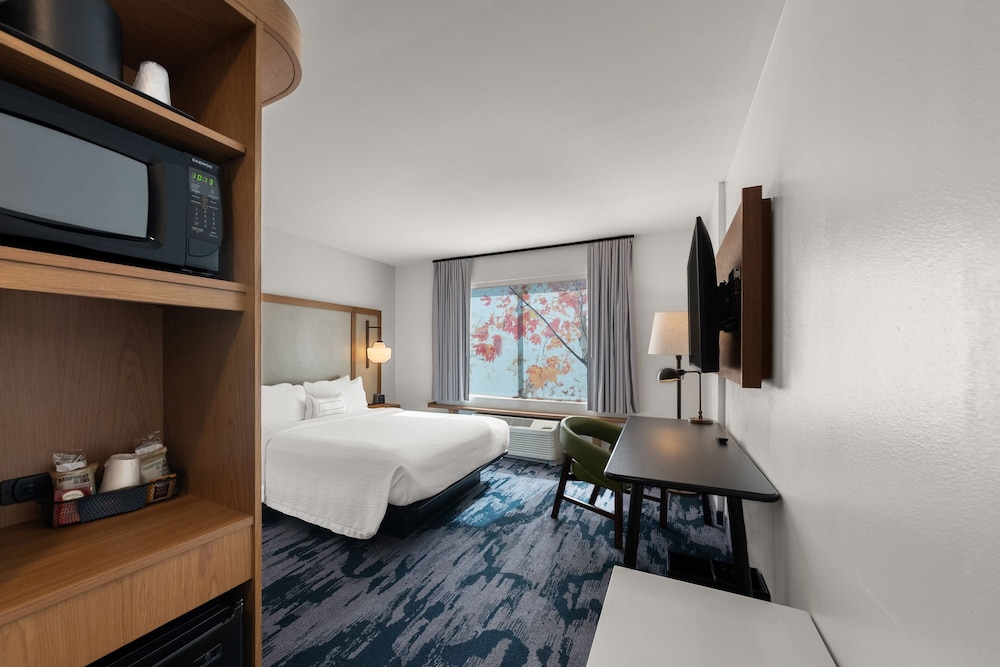 Fairfield Inn & Suites by Marriott Brooksville Suncoast Parkway 22/56