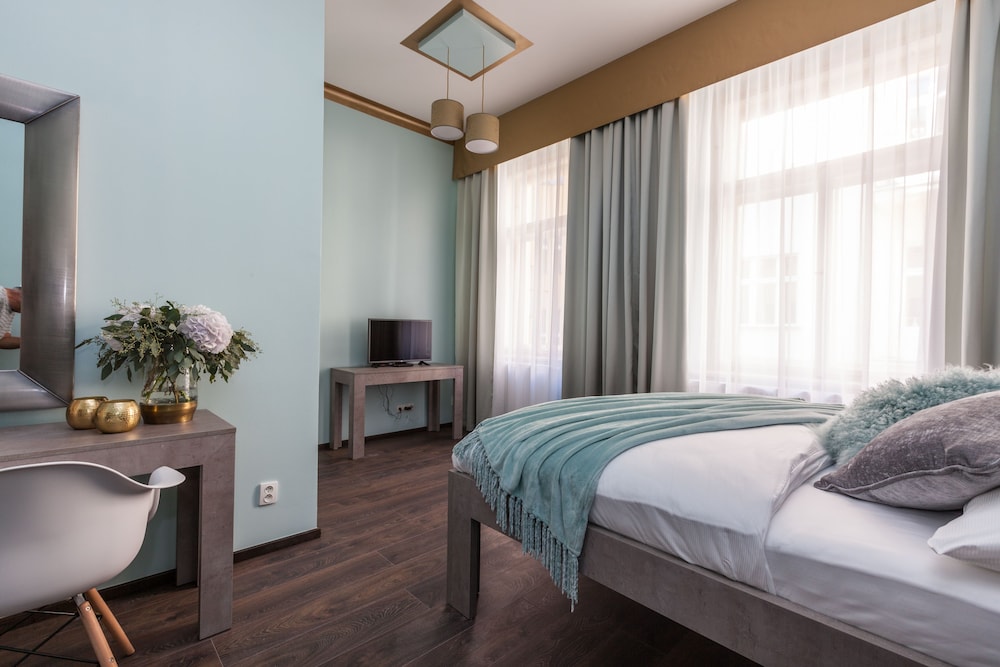 Gorgeous Prague Rooms 19/60