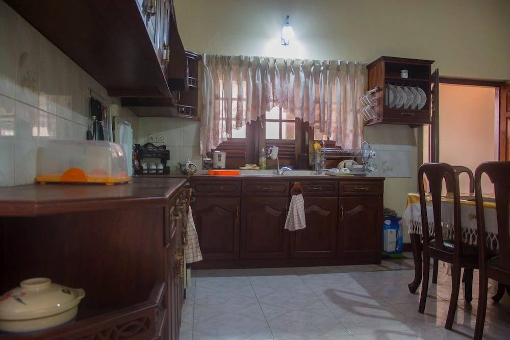 Granary Home Stay 2/16