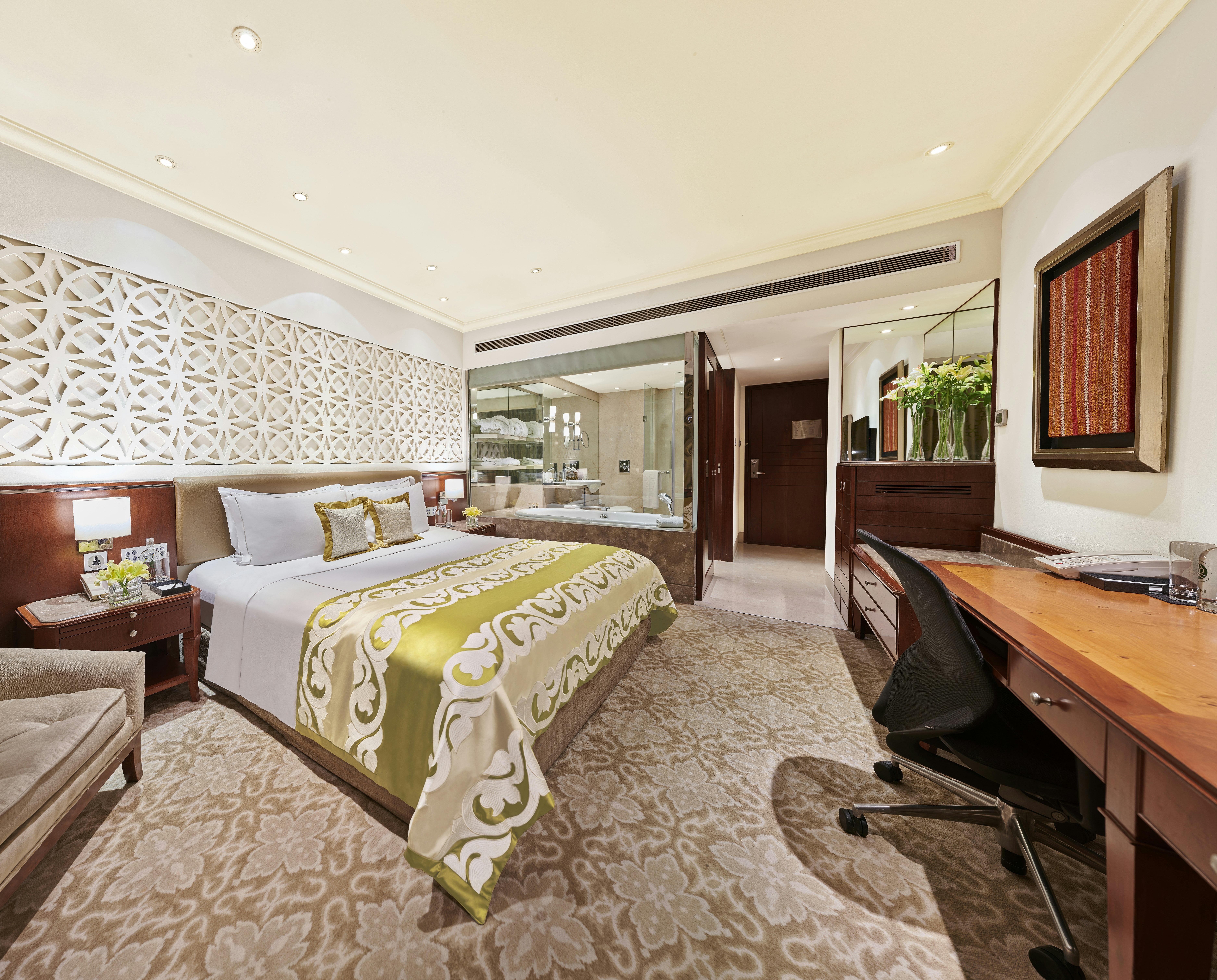 Taj Palace, New Delhi 28/80
