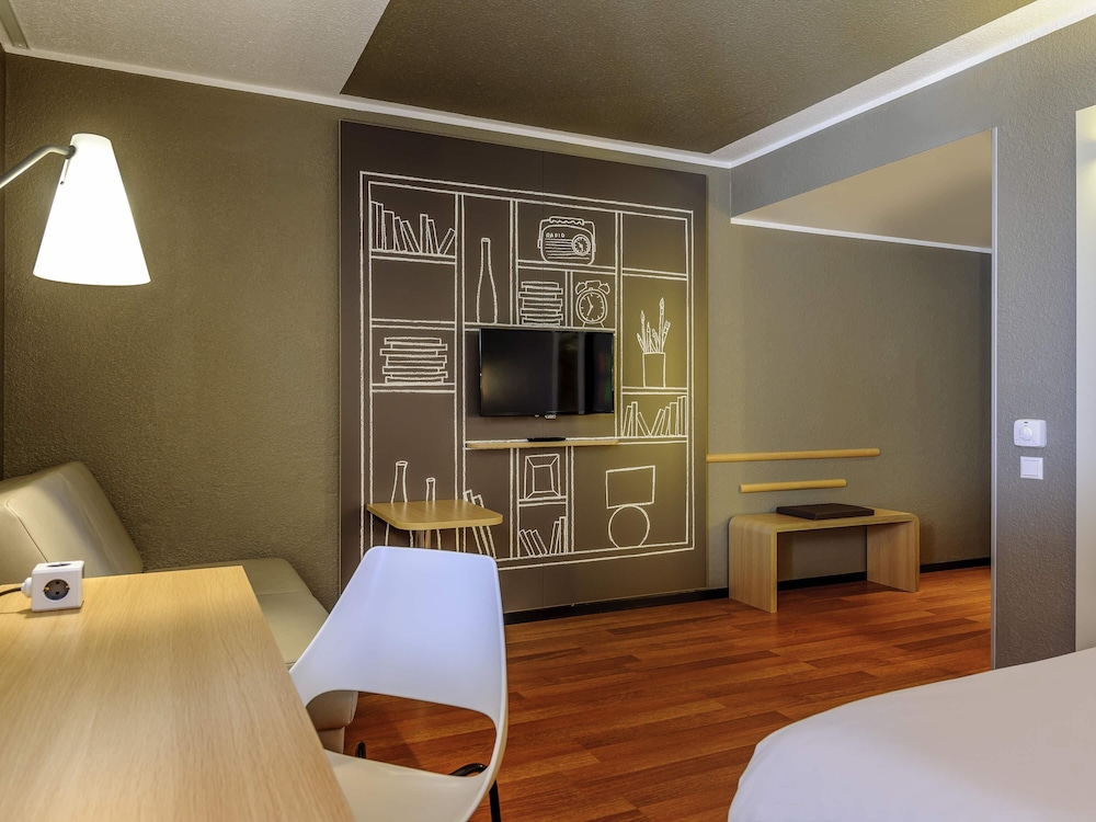 IBIS BERLIN MITTE HOTEL 52/73