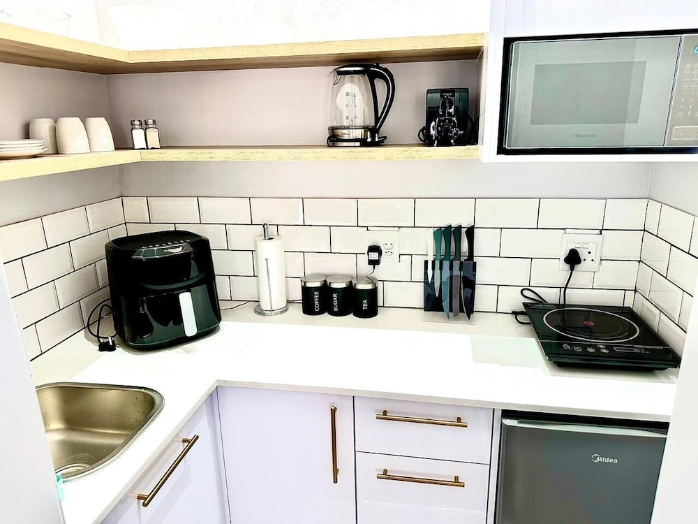 The Villa Rosa Bed and Breakfast 23/43