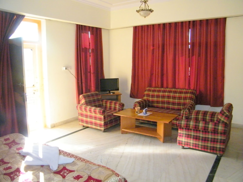 HOTEL SWARAJ RESORTS 32/73