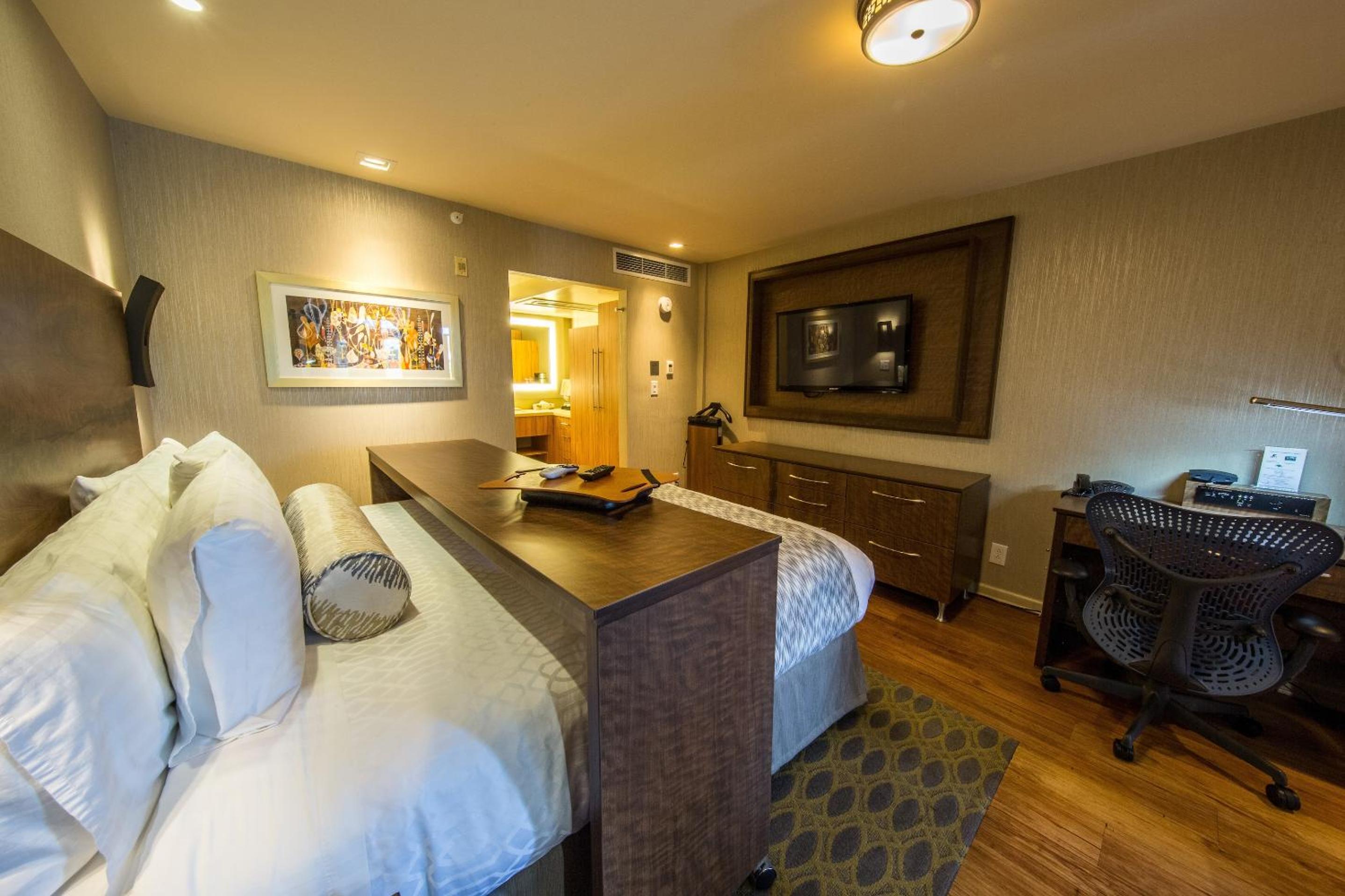 Room, King Bed