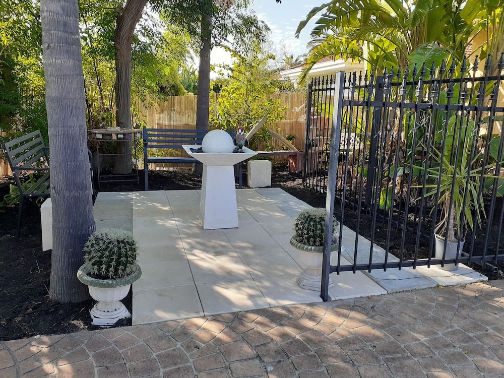 Palms Bed And Breakfast 21/29