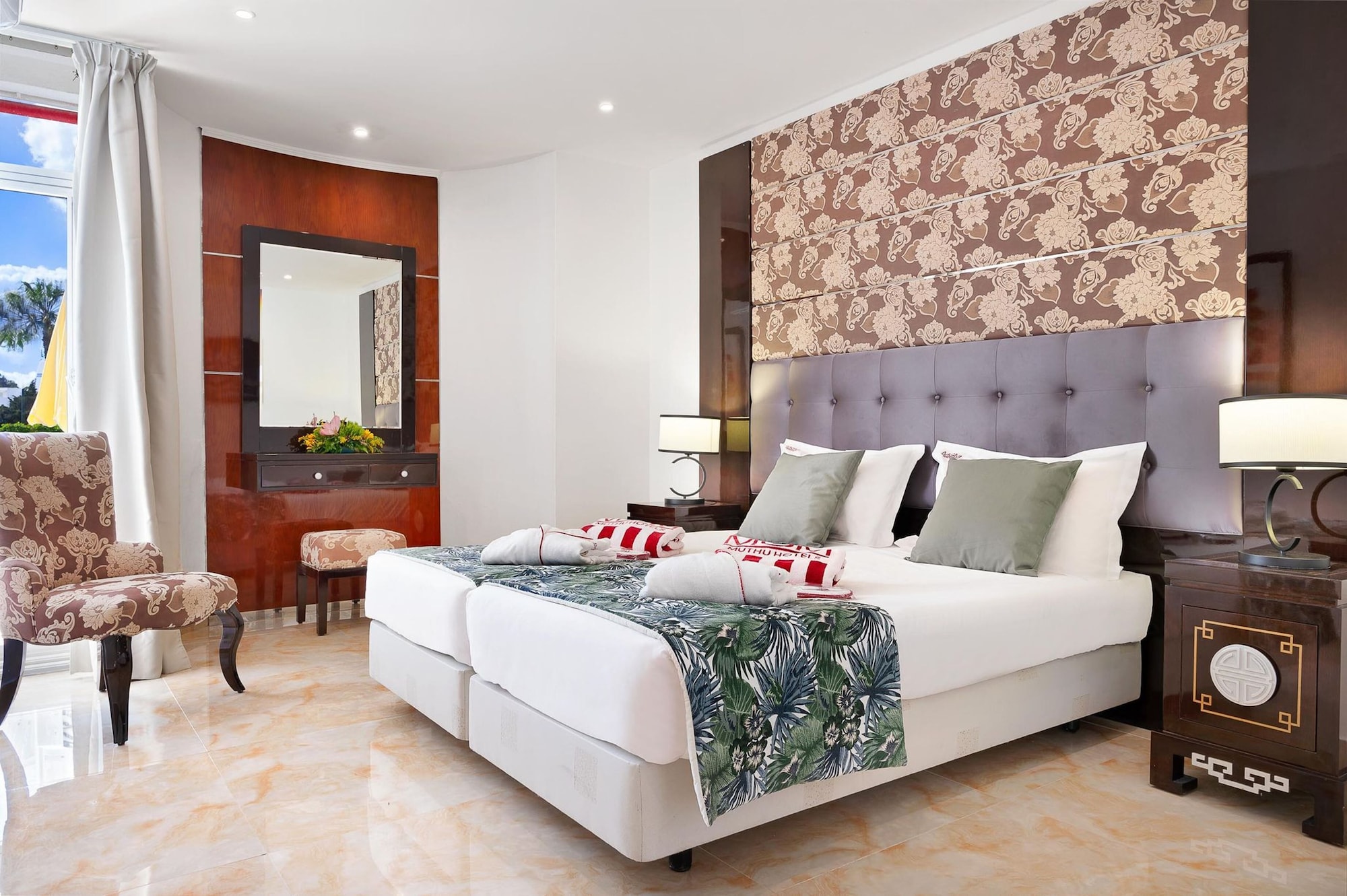 Deluxe One Bedroom Sea or Pool View Apartment 2pax
