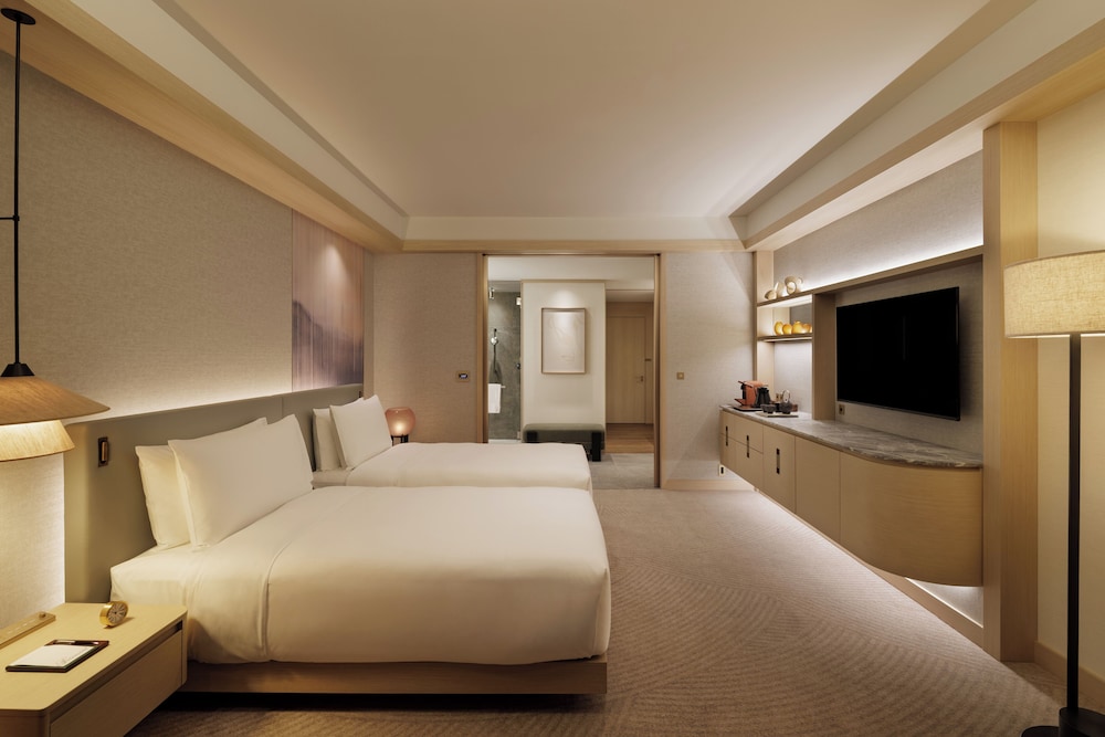 FAIRMONT, TWIN BEDS, TOKYO TOWER VIEW