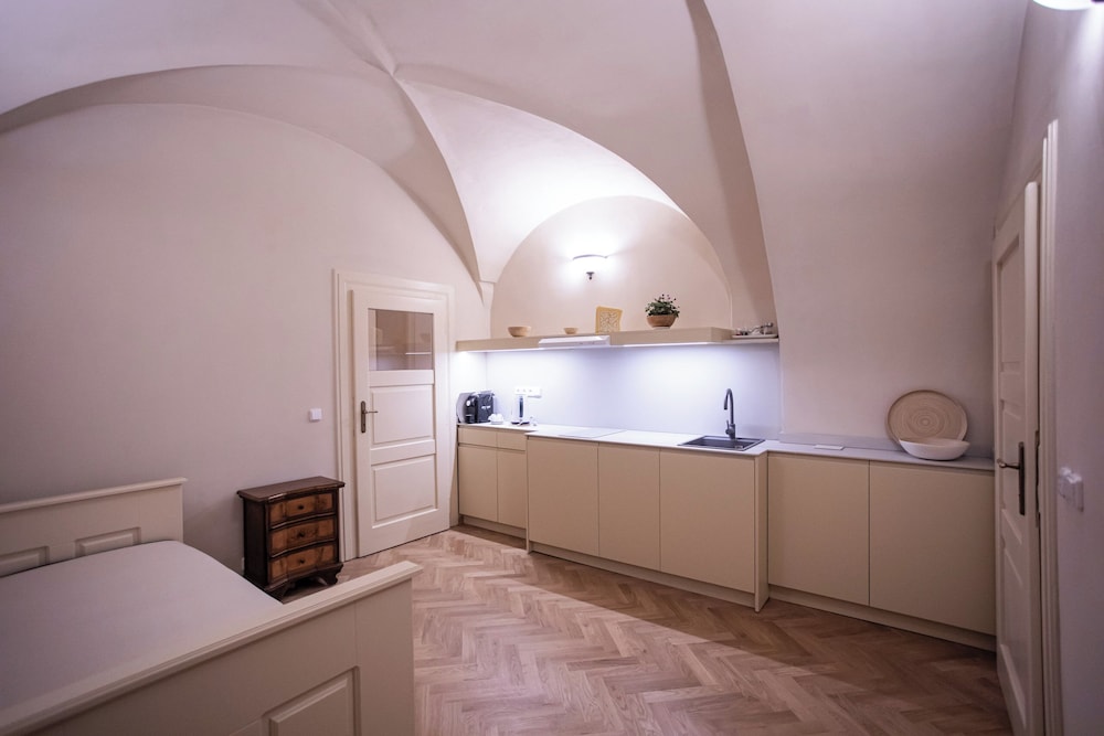 Residence Thunovska 19 8/50