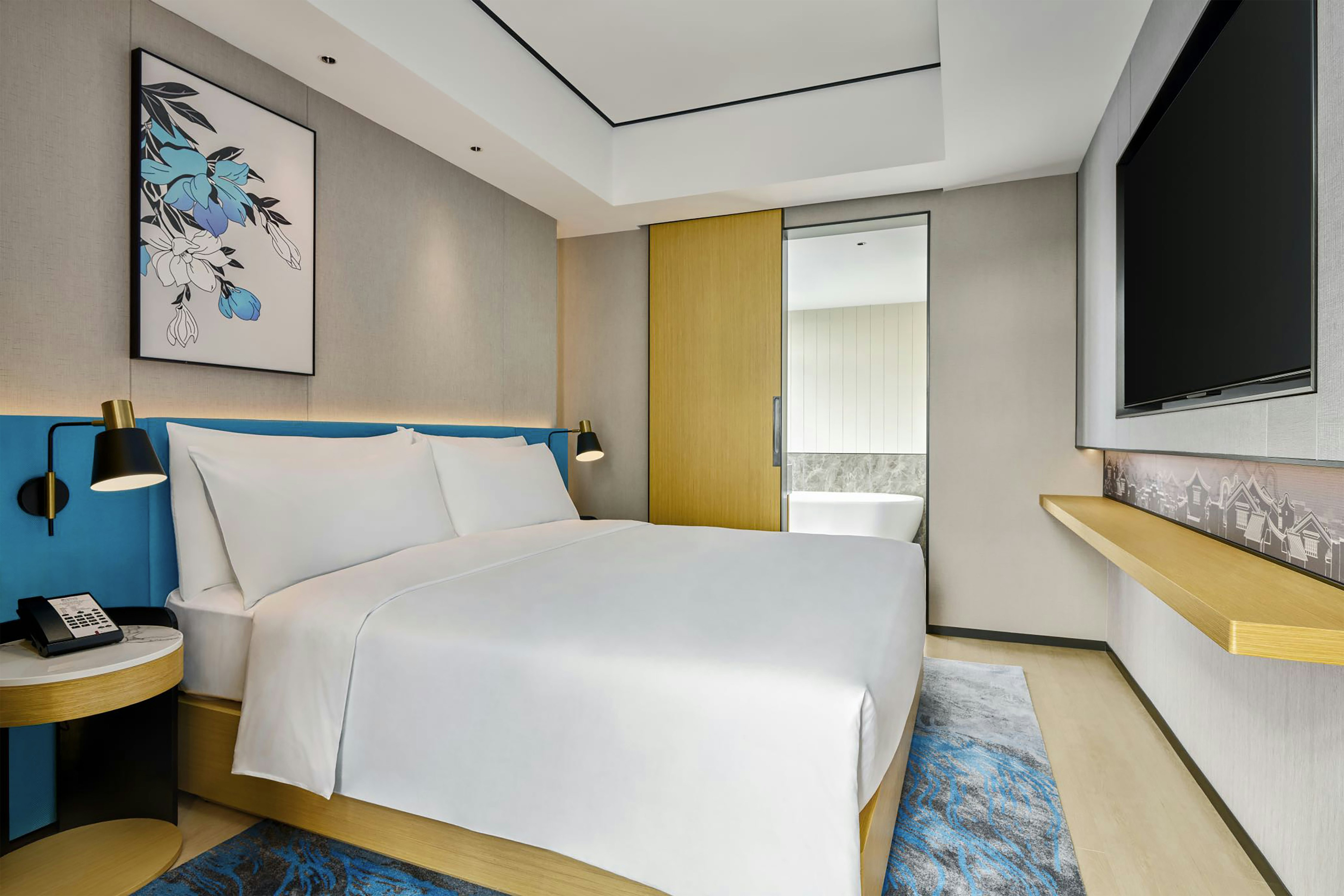 DELUXE, SUITE, KING BED