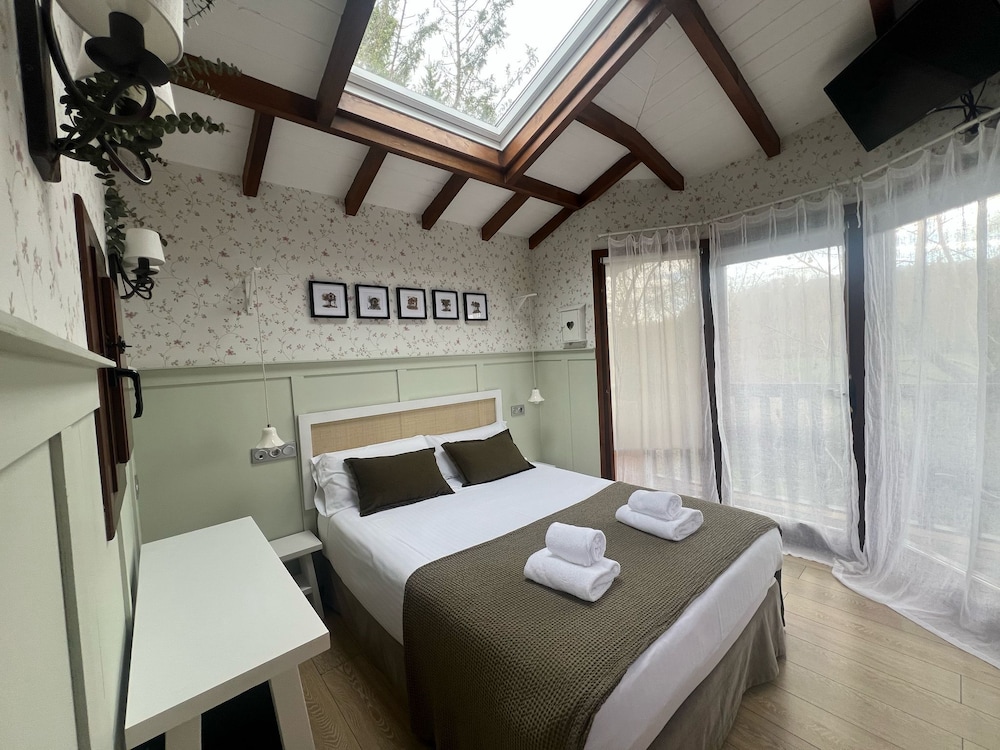 Tree House, Double Bed