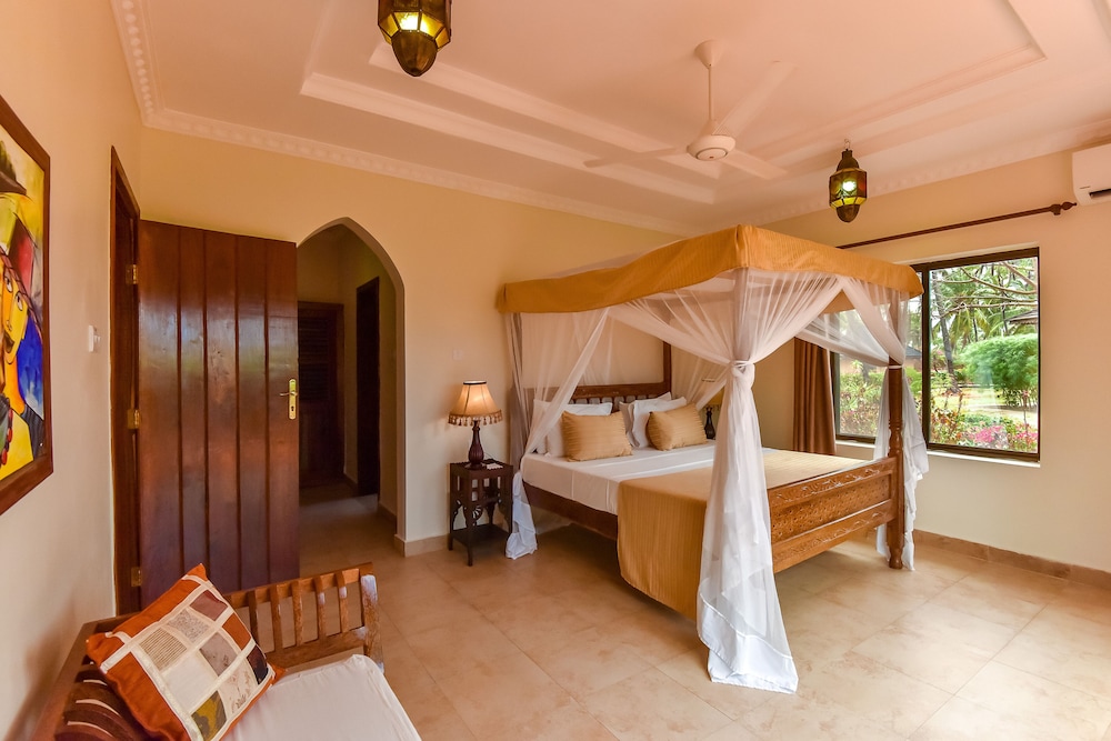 The Sands Beach Resort, Zanzibar 28/72