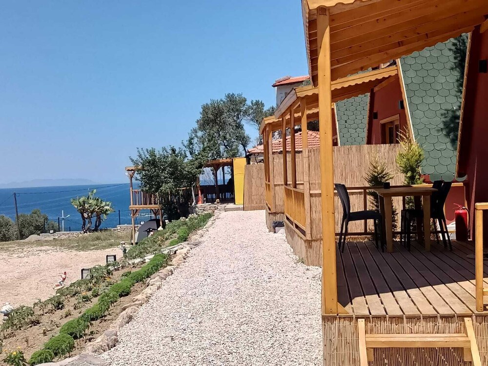 Hayela Bungolow Otel ve Restaurant Karaburun 31/34