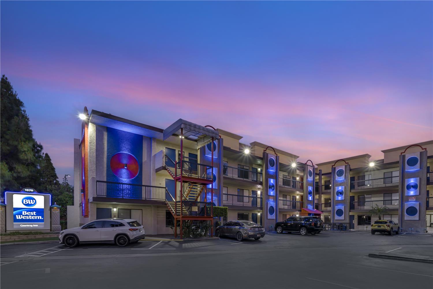 Best Western Courtesy Inn - Anaheim Park Hotel 27/31