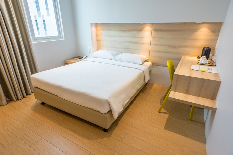Static, Deluxe, Double or Twin Bed