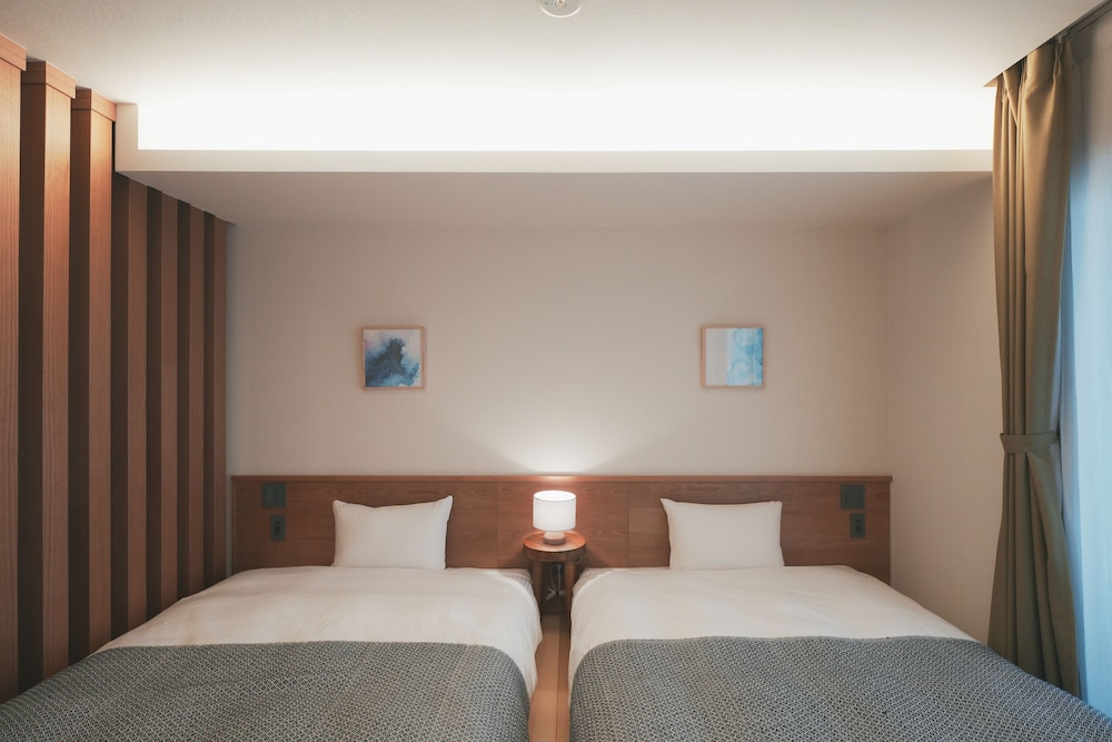 TRADITIONAL, TWIN BEDS