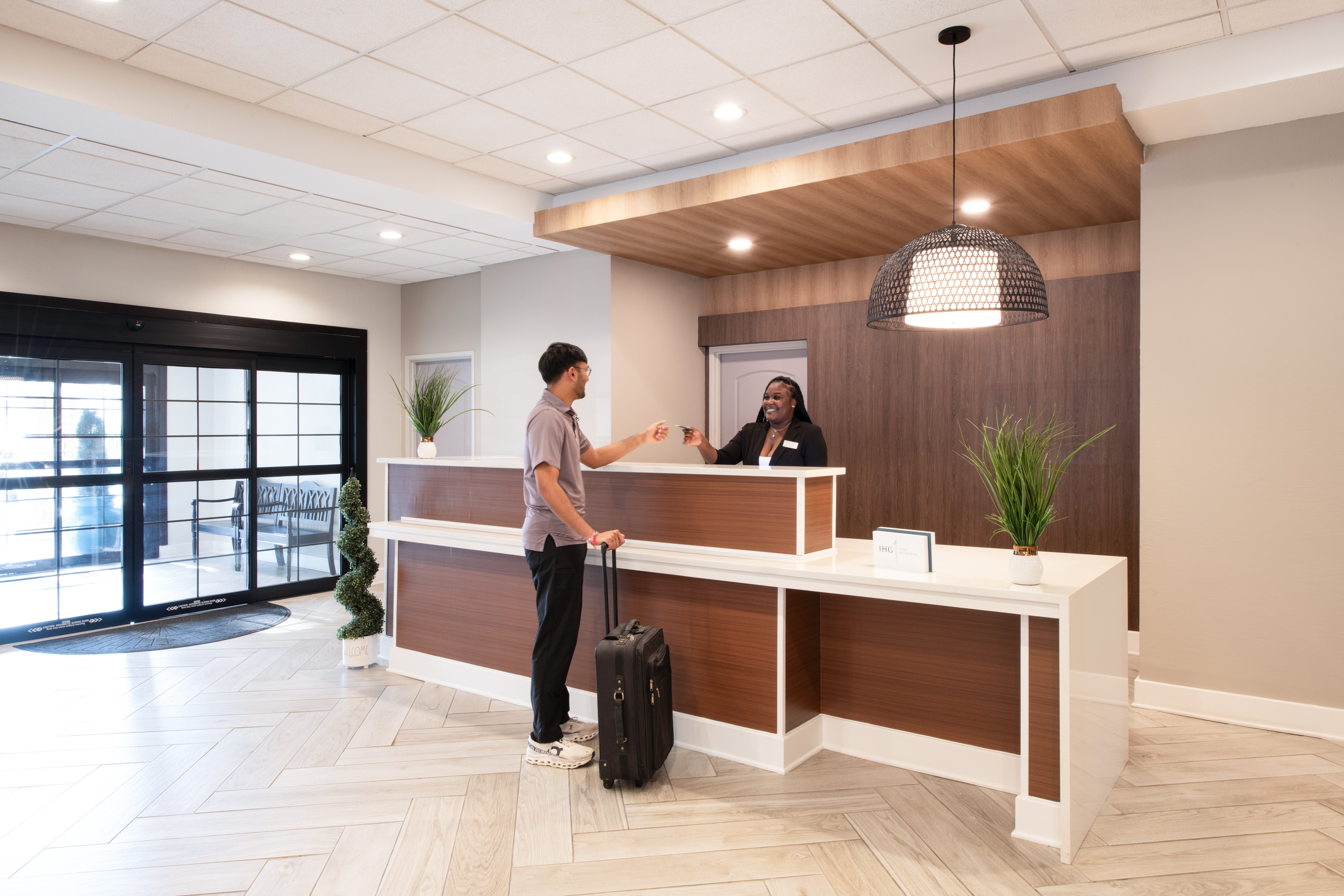 STAYBRIDGE SUITES ATLANTA AIRPORT 6/35