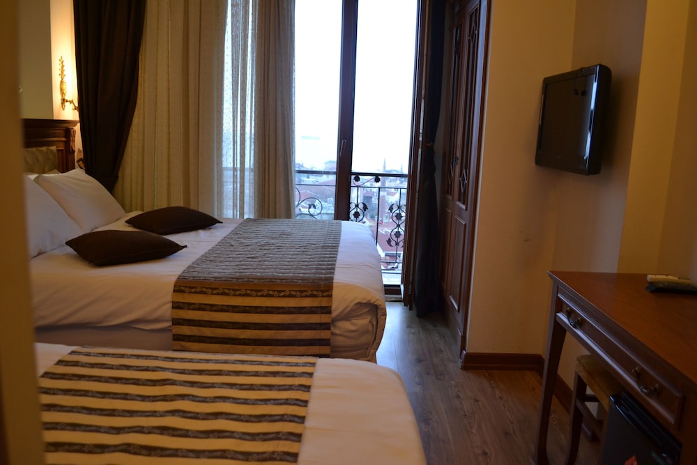 Seven Days Hotel 15/60