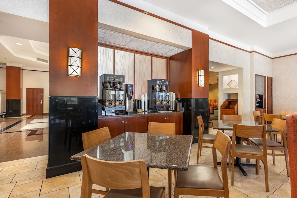 Drury Inn and Suites St Louis Forest Park 32/49
