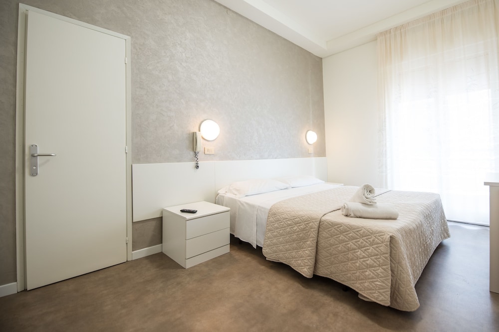 Hotel Cristina 12/45