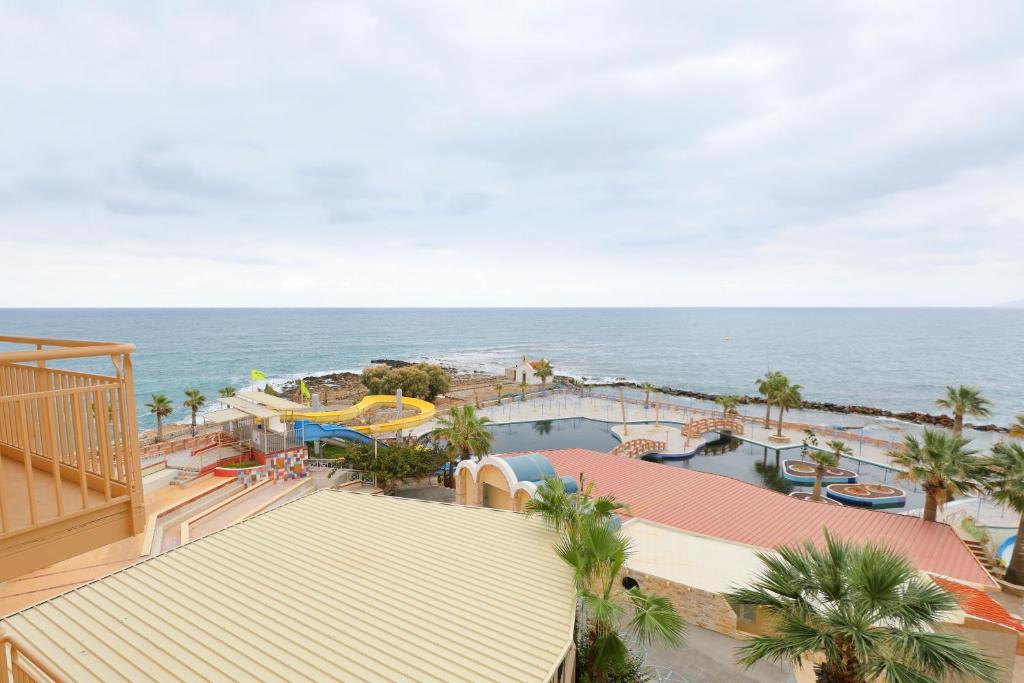 Sunbay Hotel 141/142