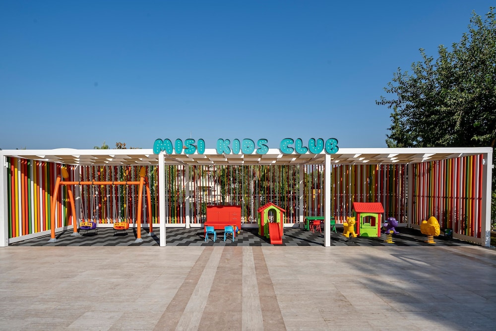 Megasaray WestBeach Antalya 67/73