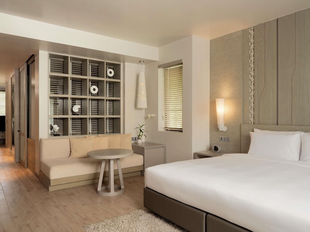 FAMILY, MULTIPLE BEDS