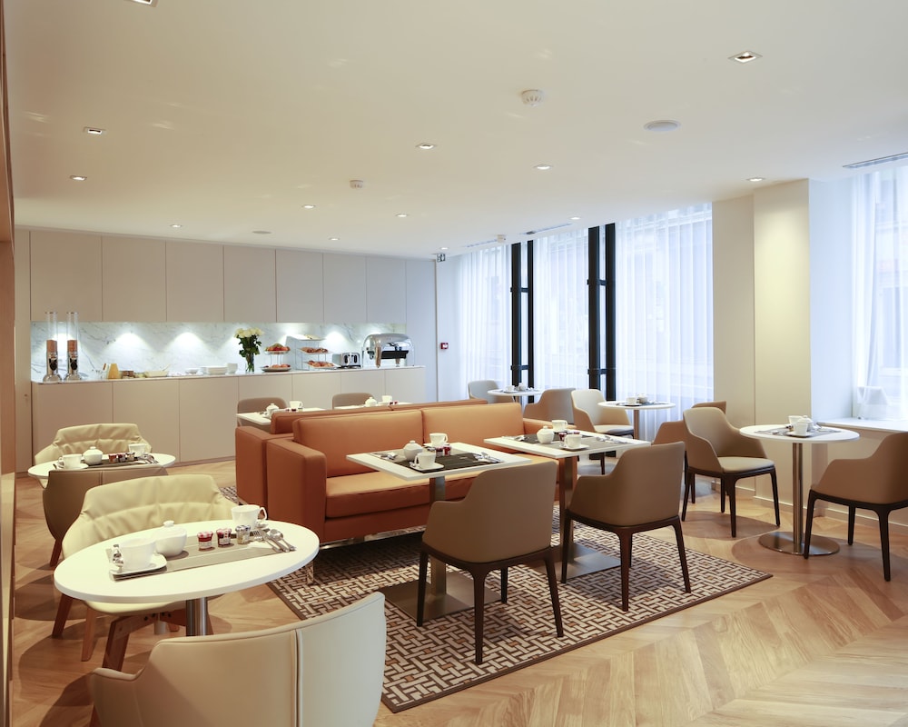 Hotel R de Paris 54/64