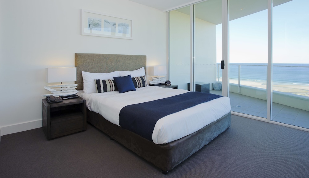Kirra Surf Apartments 17/75