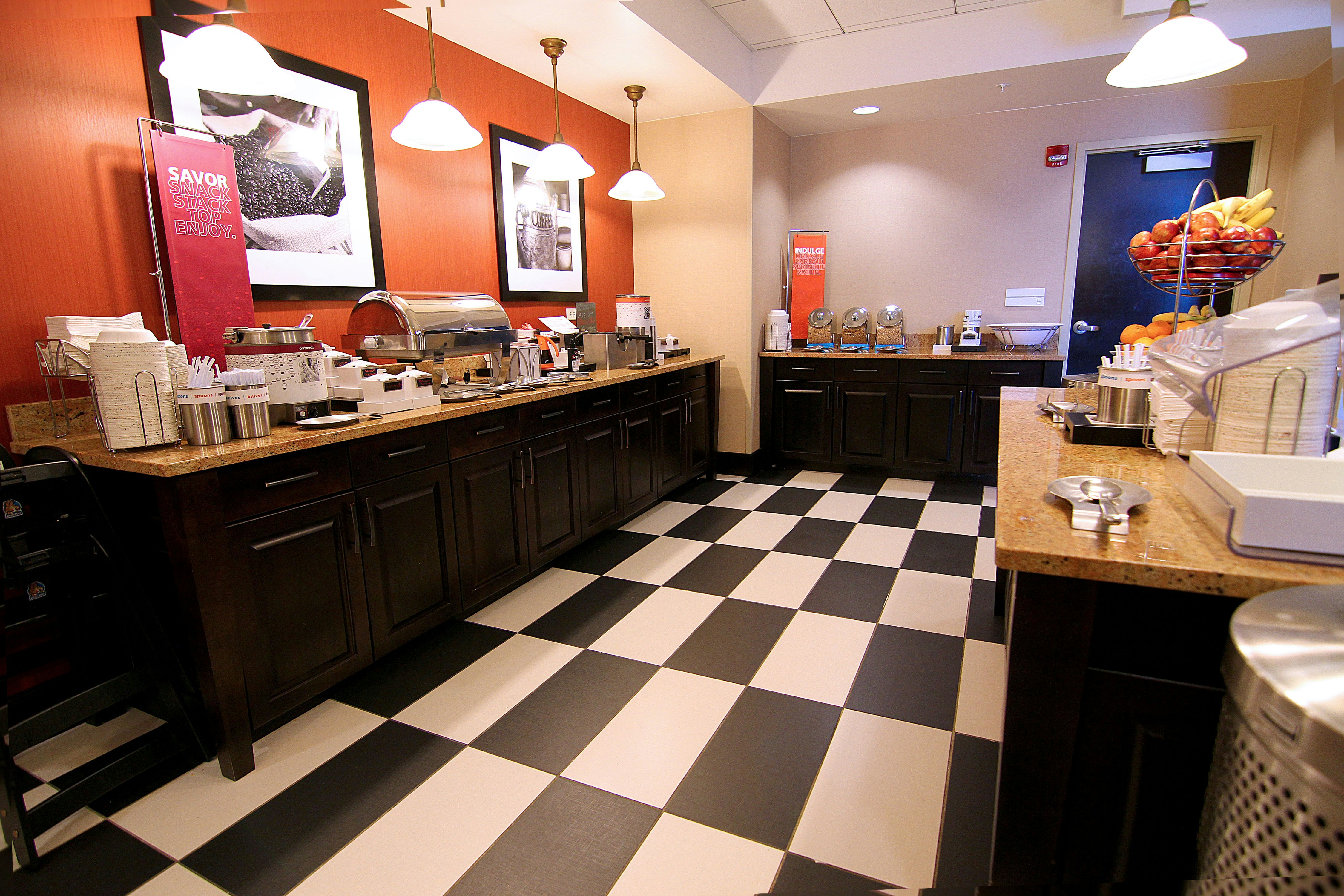 Hampton Inn And Suites Grand Forks 3/39