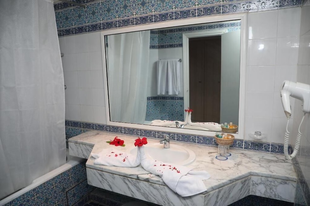 Hotel Royal Jinene 32/68