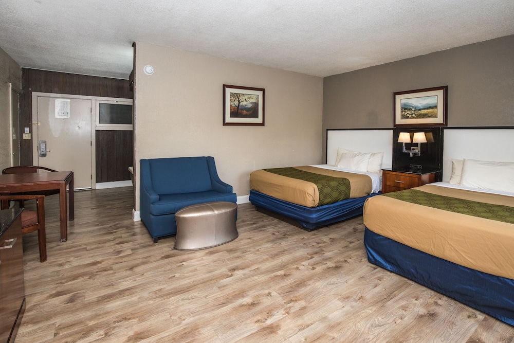 Chalet Inn 43/62