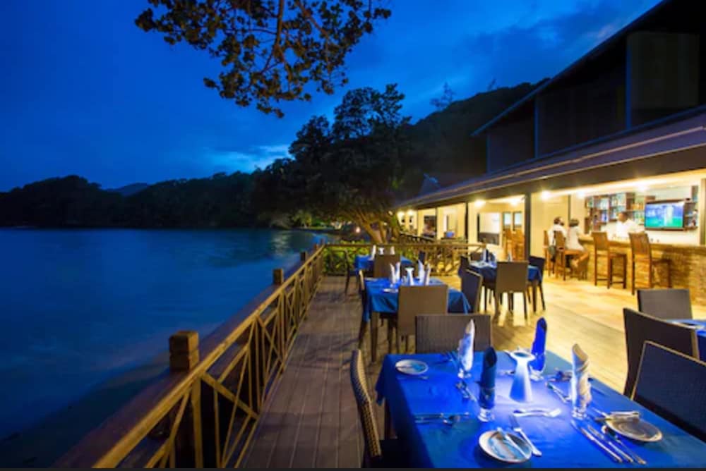 Blue Waters Inn 50/65