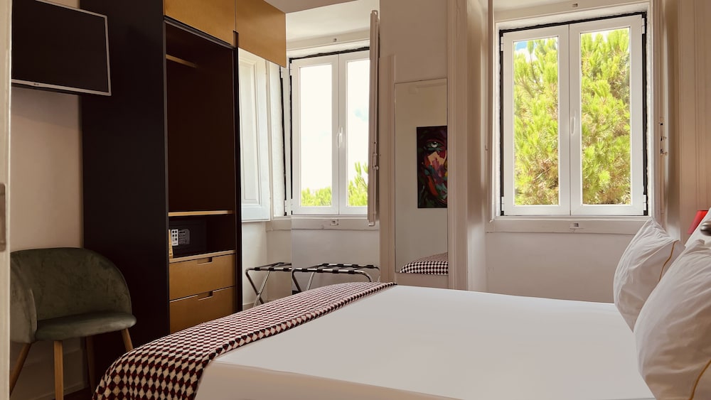 ROOM, DOUBLE BED, CITY VIEW