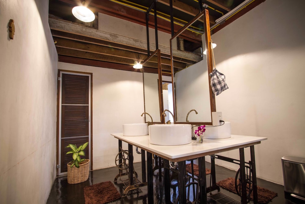 Here Hostel 54/66