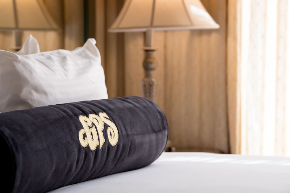 Gaslamp Plaza Suites 35/68