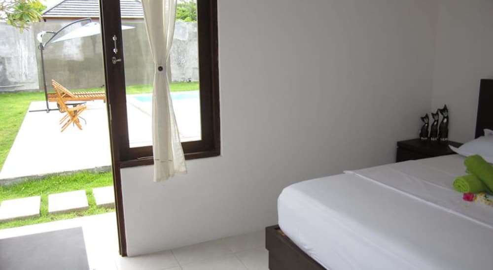 Naturela Uluwatu 12/67