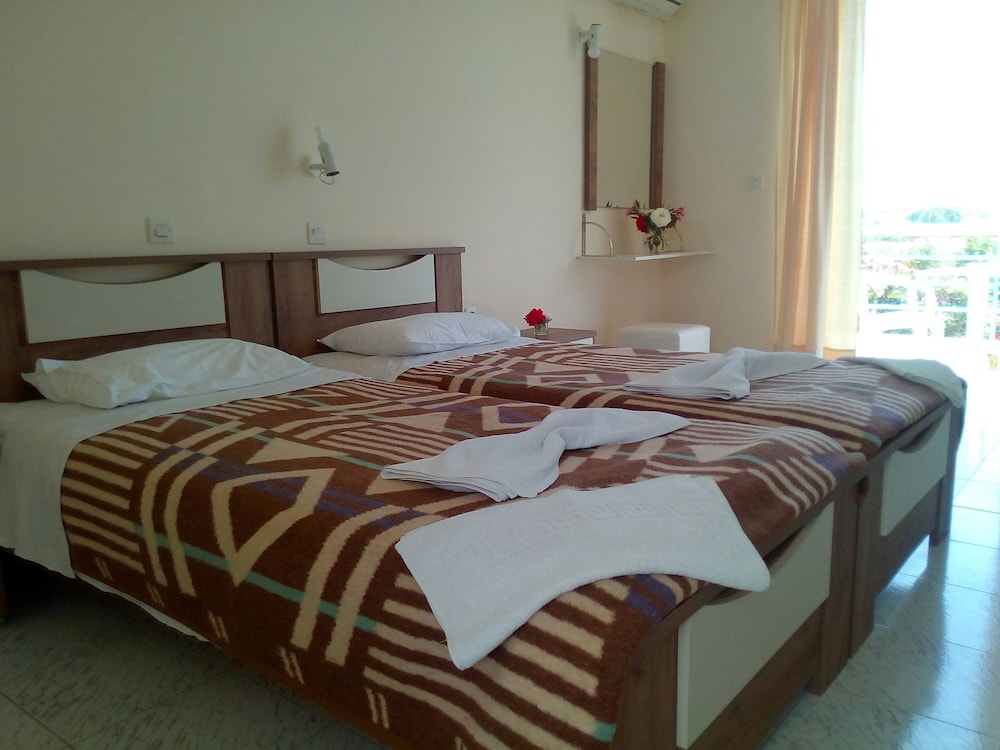 استوديو بسريرين منفصلين، Leonidas Hotel & Studios 3/9