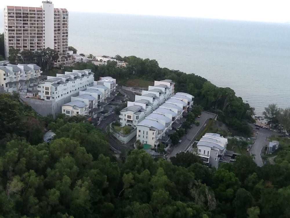 New Corner Shamrock Beach Villas Seaview 3/58