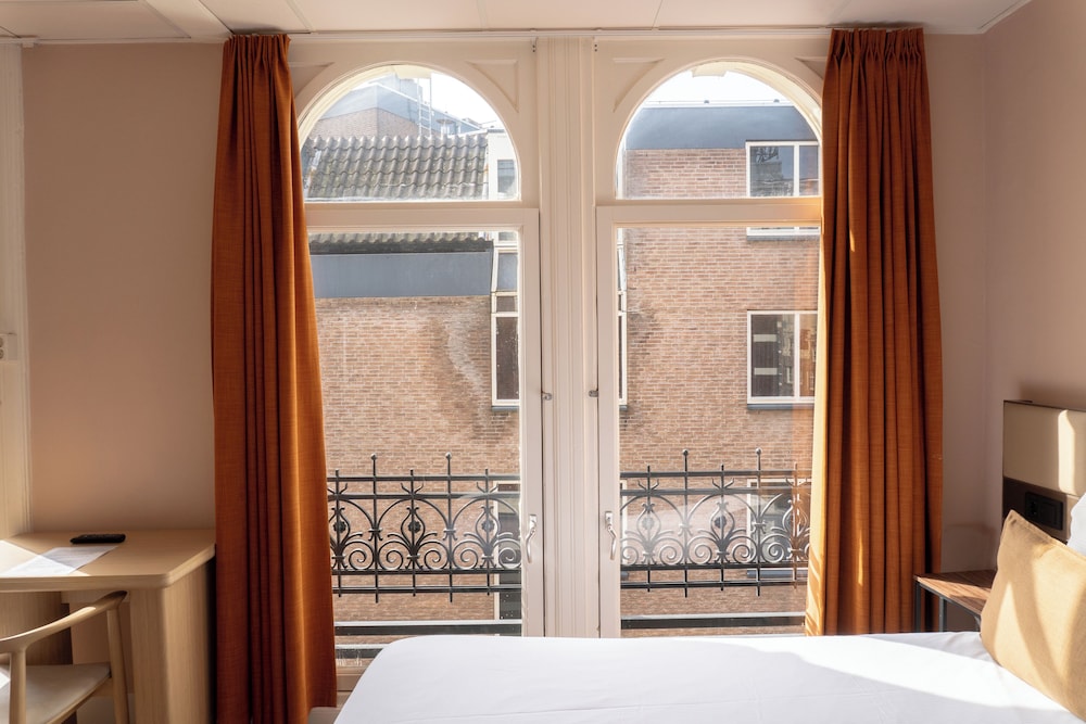 Hotel Jimmy 43/44