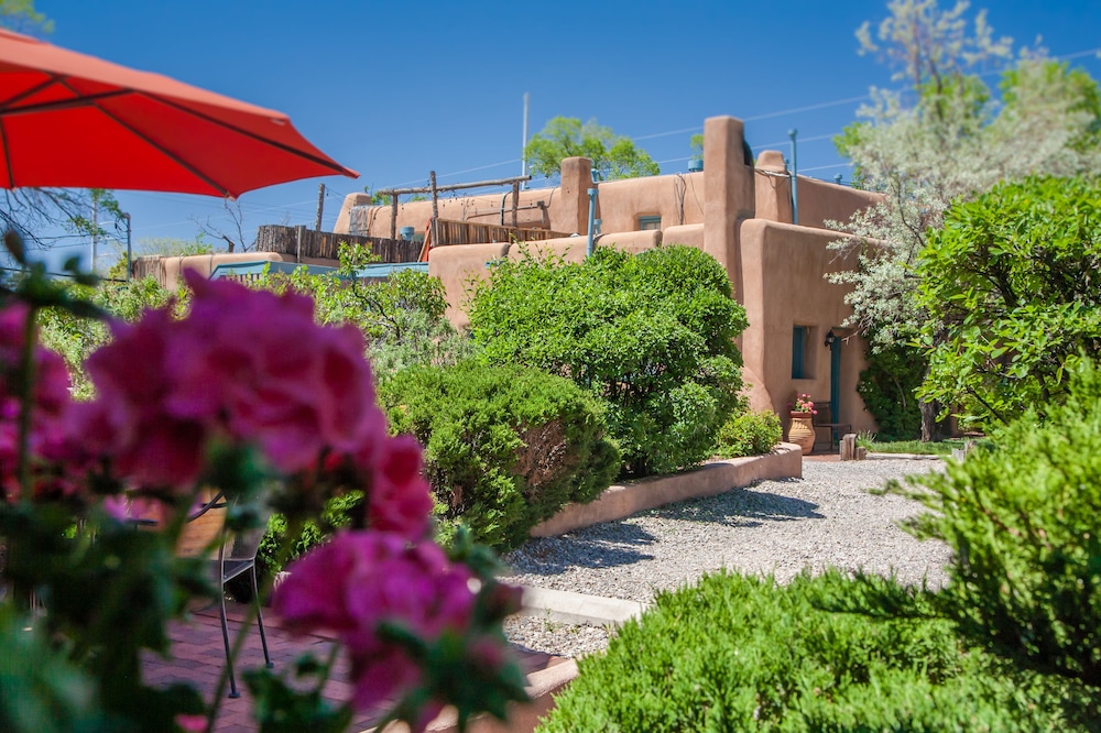 Pueblo Bonito Bed And Breakfast Inn 1/70